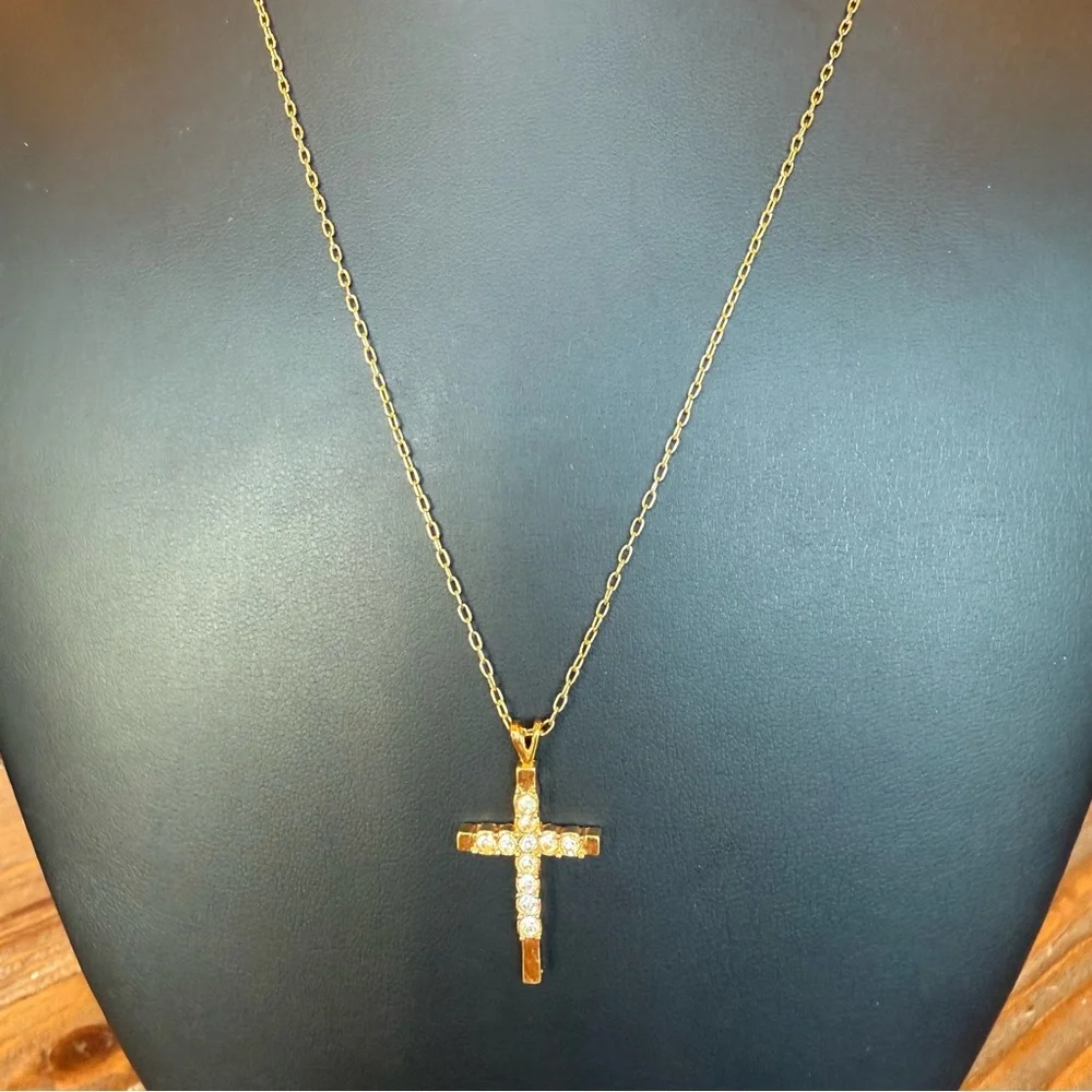 Gold Tone Cross Pendant Necklace Rhinestone Crystal Accents 19” Paperclip Chain